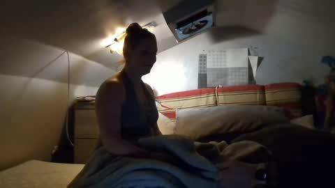 Snapshot of lacey_rose6 chatting on 05-04-26, 07:15 lacey_rose6 online show from 05-04-26, 07:15