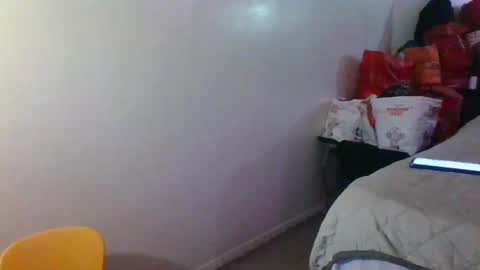 lachickadelbronx online show from 02-20-25, 05:23