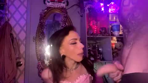 Laci online show from 12-15-25, 03:00