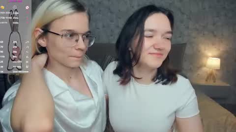 Snapshot of lacyedison chatting on 07-25-26, 07:11 Violet and Isabel online show from 07-25-26, 07:11