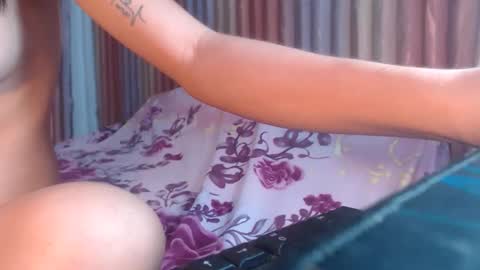 ladiekissesex online show from 02-12-25, 11:51