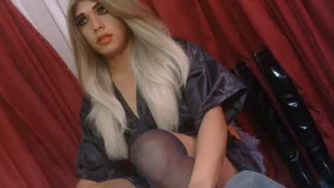 Snapshot of lady_athenax chatting on 07-12-26, 03:30 Athena online show from 07-12-26, 03:30