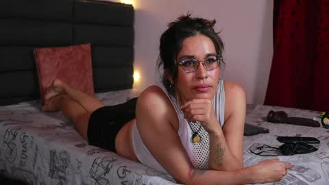 Kathie  Dicky    online show from 04-27-26, 03:21