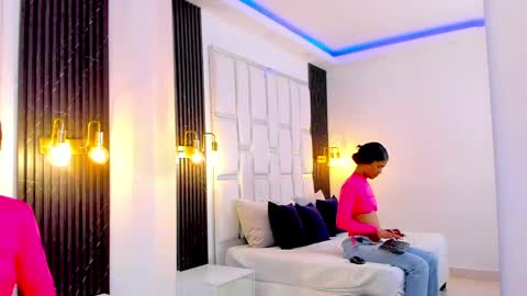 Snapshot of lady_boox chatting on 04-08-26, 10:43 Lady online show from 04-08-26, 10:43