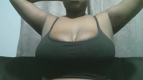 lady_dearra online show from 11-05-25, 04:12