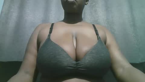 lady_dearra online show from 12-16-25, 03:22