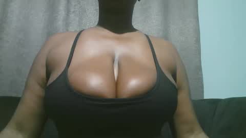 lady_dearra online show from 12-20-25, 03:24