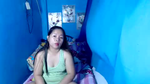 lady_in_bed69 online show from 04-27-26, 09:35