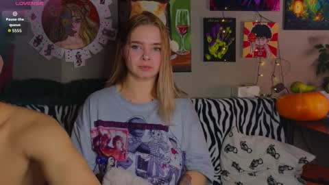 Snapshot of lady_lucky_love chatting on 09-18-25, 06:10 KENDALL NATHANPVT IS OPEN online show from 09-18-25, 06:10