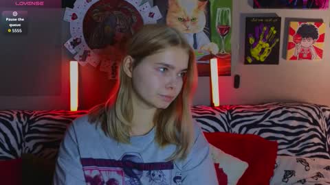 Snapshot of lady_lucky_love chatting on 09-24-25, 06:33 KENDALL NATHANPVT IS OPEN online show from 09-24-25, 06:33