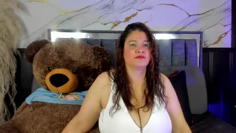 lady_lucy69 online show from 05-06-26, 01:05