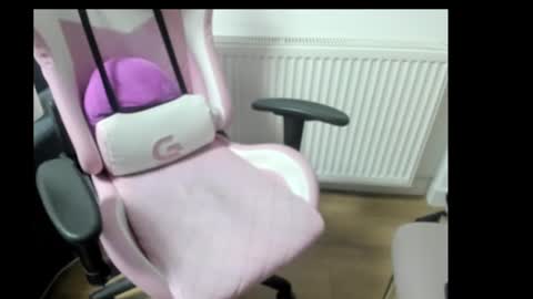 Snapshot of lady_lyanna chatting on 02-15-25, 03:20 Lady Lyanna online show from 02-15-25, 03:20