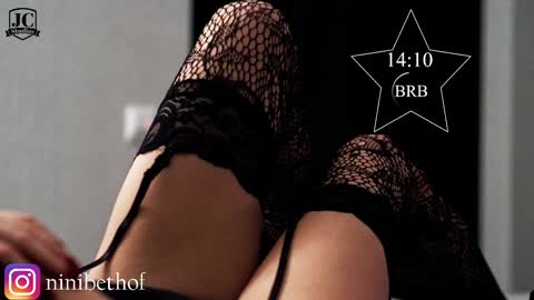 Snapshot of lady_ni chatting on 02-26-25, 04:03    700  1300 -5 online show from 02-26-25, 04:03