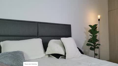 Snapshot of lady_ni chatting on 11-28-25, 11:13 700 1300 -5 online show from 11-28-25, 11:13