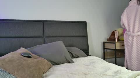    700  1300 -5 online show from 01-05-26, 05:27