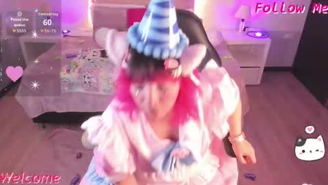 Lady  online show from 10-26-25, 06:58