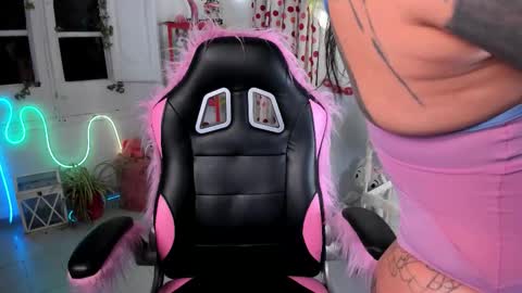 Mia online show from 03-22-26, 07:39