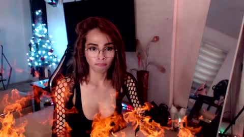 Snapshot of lady_sovereign chatting on 12-06-24, 01:07 M MMY online show from 12-06-24, 01:07