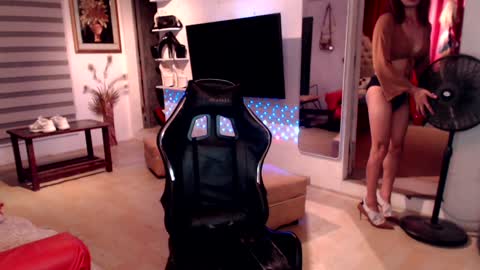 Snapshot of lady_sovereign chatting on 01-23-25, 06:03 M MMY online show from 01-23-25, 06:03