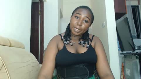 Snapshot of lady_twerky chatting on 11-05-25, 12:43 Maya online show from 11-05-25, 12:43