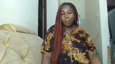 Snapshot of lady_twerky chatting on 12-02-25, 11:00 Maya online show from 12-02-25, 11:00