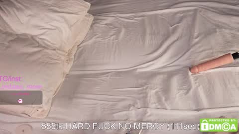 Snapshot of ladyangelic chatting on 11-17-25, 08:03 Emma and Karina online show from 11-17-25, 08:03