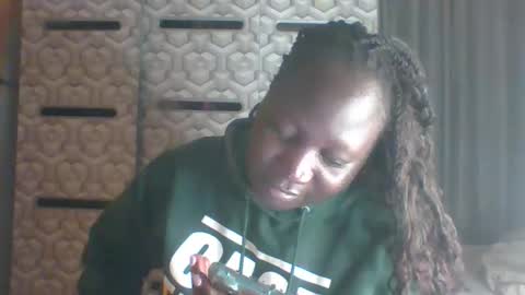 lindah32 online show from 11-14-25, 09:35