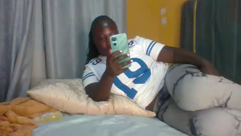 lindah32 online show from 11-16-25, 07:19