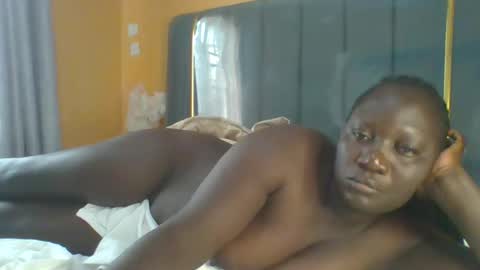 lindah32 online show from 12-04-25, 06:23