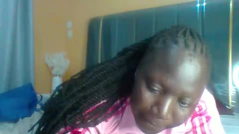 lindah32 online show from 12-18-25, 09:43