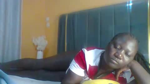 lindah32 online show from 12-22-25, 07:44