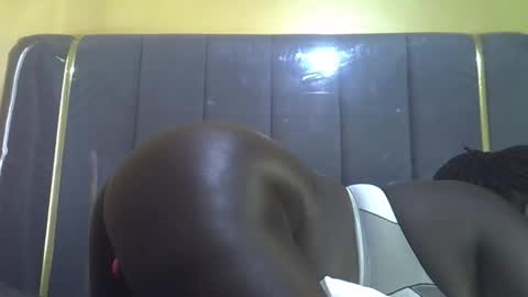 lindah32 online show from 03-11-26, 09:37