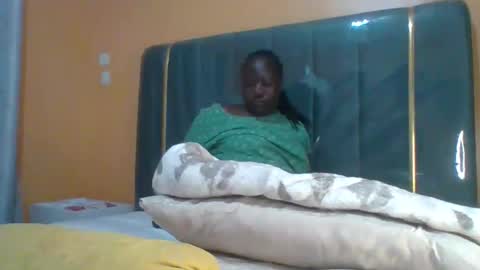 lindah32 online show from 04-12-26, 12:37