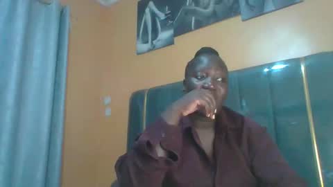Snapshot of ladyblossoms19 chatting on 05-01-26, 09:19 lindah32 online show from 05-01-26, 09:19