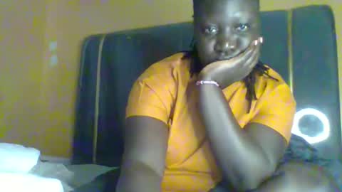 Snapshot of ladyblossoms19 chatting on 06-01-26, 10:06 lindah32 online show from 06-01-26, 10:06