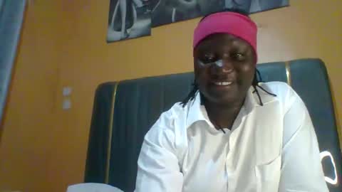 Snapshot of ladyblossoms19 chatting on 06-04-26, 10:38 lindah32 online show from 06-04-26, 10:38