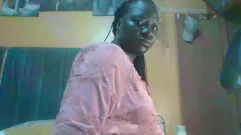 Snapshot of ladyblossoms19 chatting on 06-07-26, 08:34 lindah32 online show from 06-07-26, 08:34