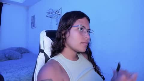  Lady  online show from 01-08-26, 02:47