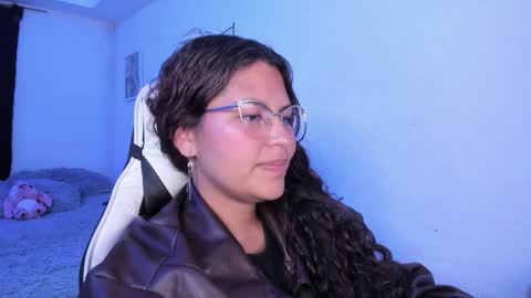  Lady  online show from 01-11-26, 02:05