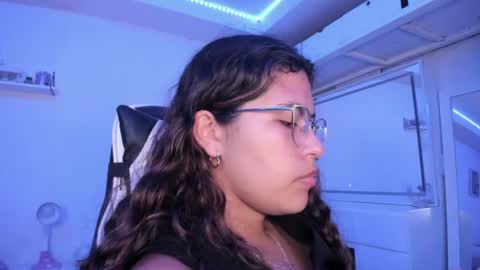 Snapshot of ladybrown_16 chatting on 06-12-26, 02:54 Lady online show from 06-12-26, 02:54