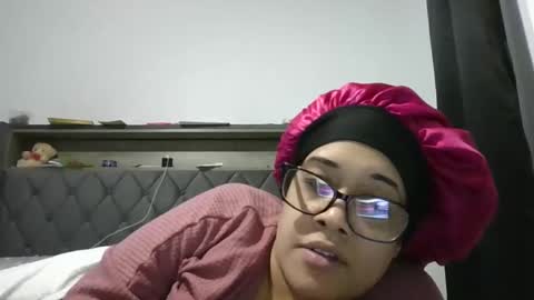 Snapshot of ladycinnabon chatting on 02-24-25, 02:08 Stephanie online show from 02-24-25, 02:08