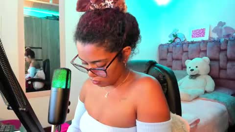 leidy daniela online show from 12-15-24, 05:02