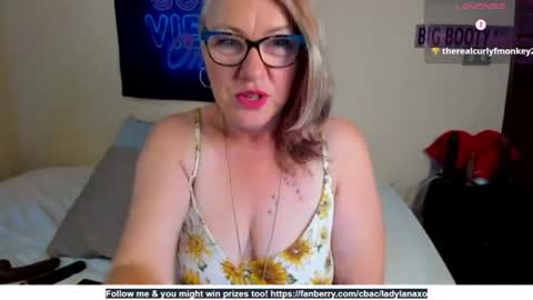 Snapshot of ladylanaxo chatting on 07-06-26, 05:59 Next Stream online show from 07-06-26, 05:59