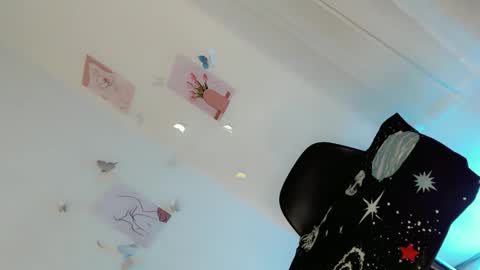 Snapshot of ladylove28 chatting on 04-28-26, 04:28 its Katniss online show from 04-28-26, 04:28