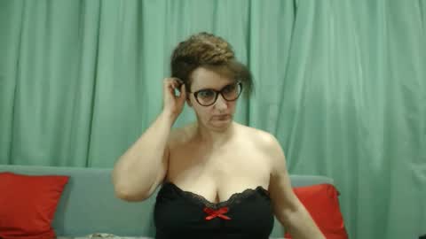 Nicole.... online show from 02-25-26, 07:51