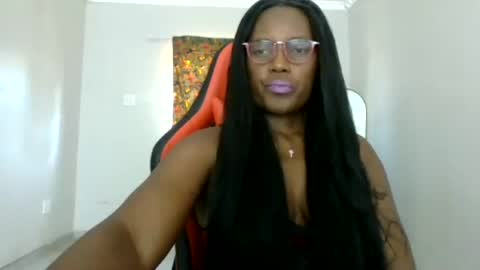 Snapshot of ladymalaika chatting on 07-14-26, 11:49 Malaika online show from 07-14-26, 11:49
