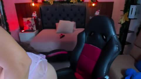 LADY  online show from 12-20-25, 12:23