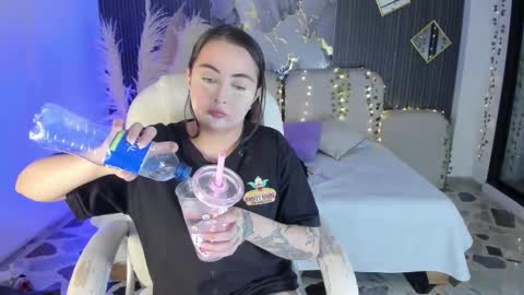 Lady  online show from 01-10-26, 04:25