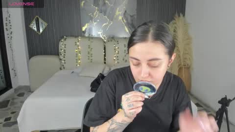 Lady  online show from 01-15-26, 03:44