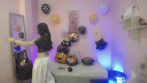 Ladywawy  online show from 10-21-25, 12:50
